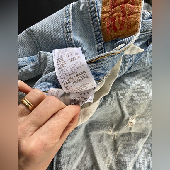 Distressed Levi’s - Picture 3 of 4
